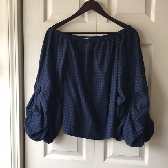Guest Editor off shoulder balloon sleeve top - Picture 1 of 7